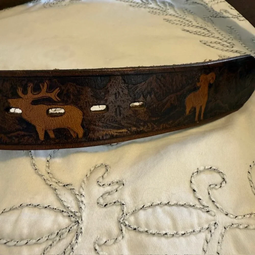 Vintage Brown Leather Tooled Deer Buck Ram Elk Belt Size Small‎